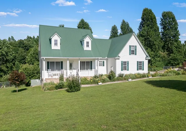 Homes for sale in Petersburg, TN | 1621 Shelbyville Hwy, Petersburg, TN 37144 | MLS# 3245939