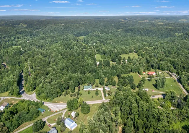 Homes for sale in Petersburg, TN | 1621 Shelbyville Hwy, Petersburg, TN 37144 | MLS# 3245939