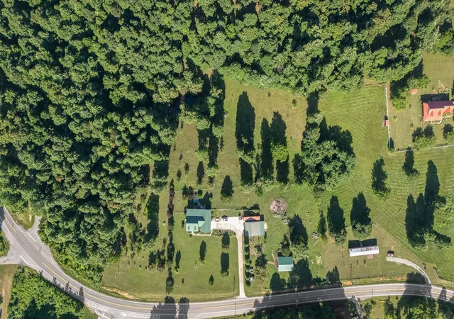 Homes for sale in Petersburg, TN | 1621 Shelbyville Hwy, Petersburg, TN 37144 | MLS# 3245939