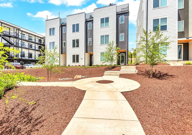 Photo 3 of Townhouse for sale at 502 Cliff Cir, Nashville, TN 37218 | MLS# 3250628 | Listing updated on 2026-09-17