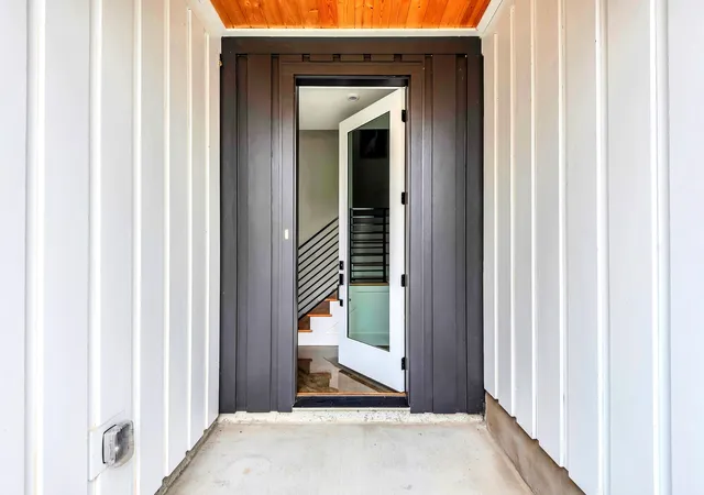 Photo 4 of Townhouse for sale at 502 Cliff Cir, Nashville, TN 37218 | MLS# 3250628 | Listing updated on 2026-09-17