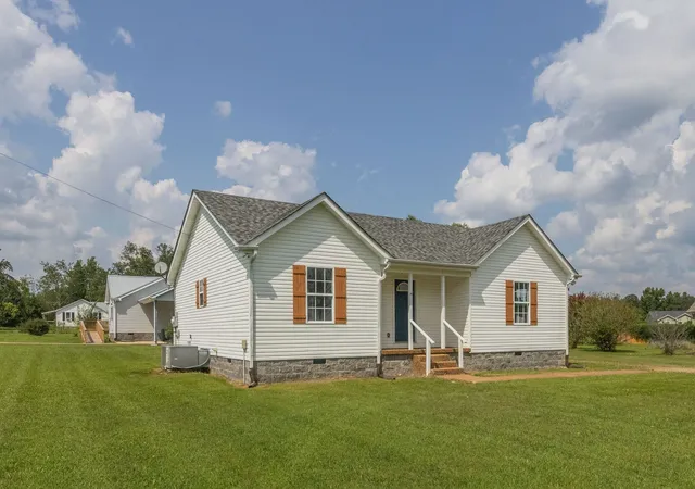 2nd image of 103 Robin Hood Rd, Hohenwald, TN 38462 | MLS# 3244079