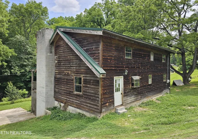 Photo 3 of Sale Pending at 264 Old Long Hollow Rd, La Follette, TN 37766 | MLS# 3528471 | Listing updated on 2026-10-07