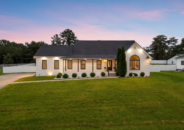 Homes for sale in Pleasant View, TN | 1033 Kacie Dr, Pleasant View, TN 37146 | MLS# 3246139