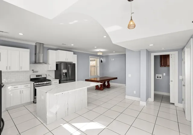 Photo 4 of Single family home for sale at 239 E Bledsoe St, Gallatin, TN 37066 | MLS# 3244097 | Listing updated on 2026-10-07