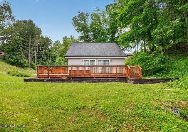 3rd image of 2009 Malvern Rd, Kingsport, TN 37660 | MLS# 3244101