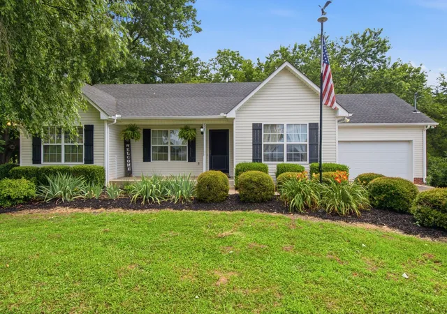 Homes for sale in Columbia, TN | 536 Lenape Path, Columbia, TN 38401 | MLS# 3245155