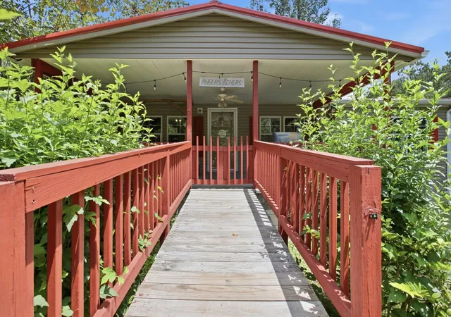 Homes for sale in Lyles, TN | 5843 Valley Dr, Lyles, TN 37098 | MLS# 3244342