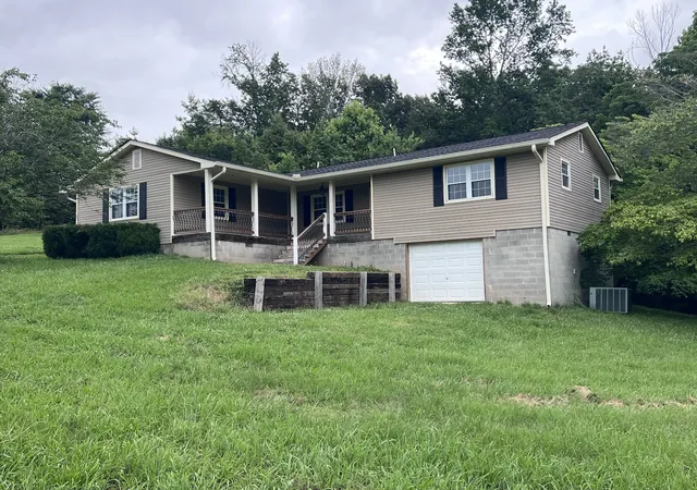 Homes for sale in Chapmansboro, TN | 1142 John Shores Rd, Chapmansboro, TN 37035 | MLS# 3244366