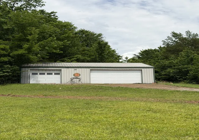 Homes for sale in Chapmansboro, TN | 1142 John Shores Rd, Chapmansboro, TN 37035 | MLS# 3244366