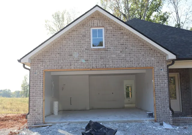 Photo 2 of Single family home for sale at 1638 Hidden Crk Trl, Clarksville, TN 37043 | MLS# 3245078 | Listing updated on 2026-10-09