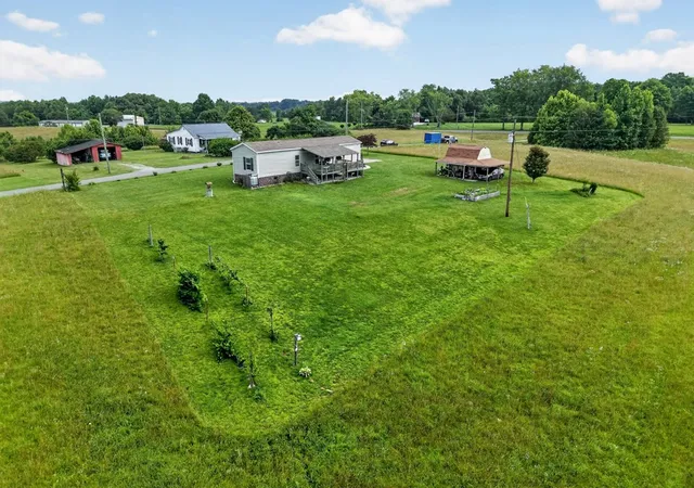 Homes for sale in Walling, TN | 175 Humphrey Rd, Walling, TN 38587 | MLS# 3244415