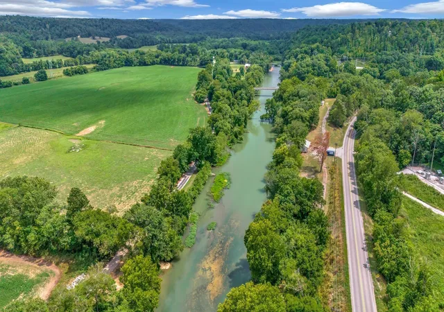 Homes for sale in Lobelville, TN | 1076 Hwy 13 North, Lobelville, TN 37097 | MLS# 3246894