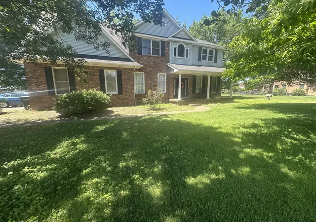 Homes for sale in Hopkinsville, KY | 202 Quincy Dr, Hopkinsville, KY 42240 | MLS# 3244555
