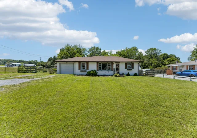 Homes for sale in Ashland City, TN | 3103 Bearwallow Rd, Ashland City, TN 37015 | MLS# 3277684