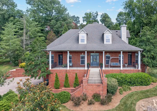 Photo 1 of Single family home for sale at 8216 W Chase Ct, Nashville, TN 37221 | MLS# 3245282 | Listing updated on 2026-09-01
