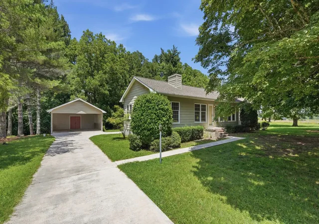 1st image of 30 W Paradise Dr, Winchester, TN 37398 | MLS# 3244505