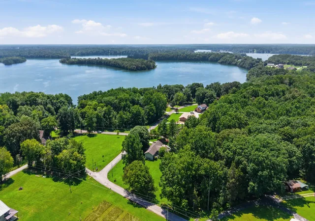 2nd image of 30 W Paradise Dr, Winchester, TN 37398 | MLS# 3244505
