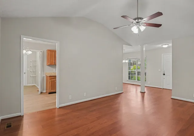 Photo 3 of Single family home for sale at 122 Buckingham Ct, Goodlettsville, TN 37072 | MLS# 3249034 | Listing updated on 2026-08-20