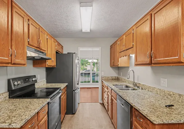 Photo 3 of Single family home for sale at 122 Buckingham Ct, Goodlettsville, TN 37072 | MLS# 3249034 | Listing updated on 2026-08-20