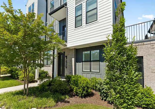 Photo 3 of Townhouse for sale at 1007 44th Avenue N, Nashville, TN 37209 | MLS# 3247497 | Listing updated on 2026-08-16
