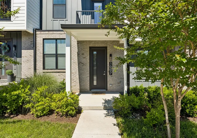 Photo 4 of Townhouse for sale at 1007 44th Avenue N, Nashville, TN 37209 | MLS# 3247497 | Listing updated on 2026-08-16
