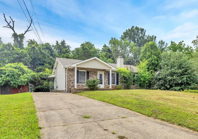 Photo 2 of Single family home for sale at 2809 Teakwood Dr, Clarksville, TN 37040 | MLS# 3247790 | Listing updated on 2026-09-02