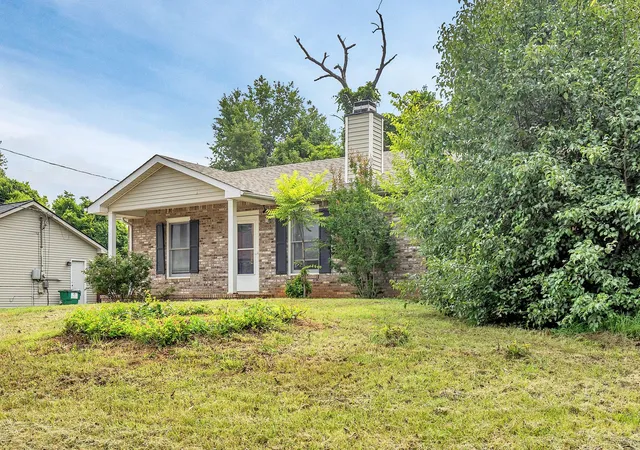 Photo 3 of Single family home for sale at 2809 Teakwood Dr, Clarksville, TN 37040 | MLS# 3247790 | Listing updated on 2026-09-02