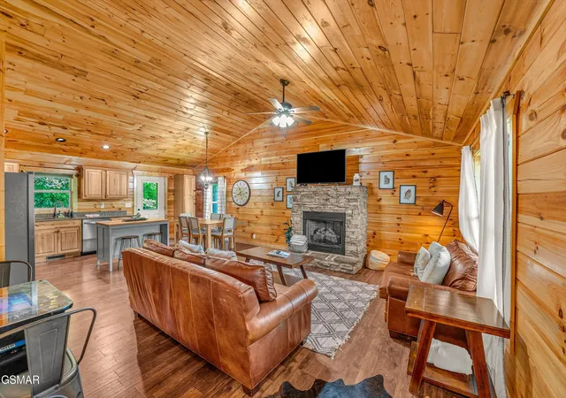 Photo 4 of Sale Pending at 2316 Wingspan Dr, Sevierville, TN 37876 | MLS# 3270040 | Listing updated on 2026-09-13