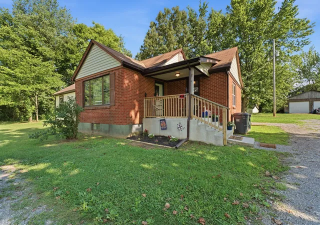 2nd image of 198 Clearview Rd, Cottontown, TN 37048 | MLS# 3271977