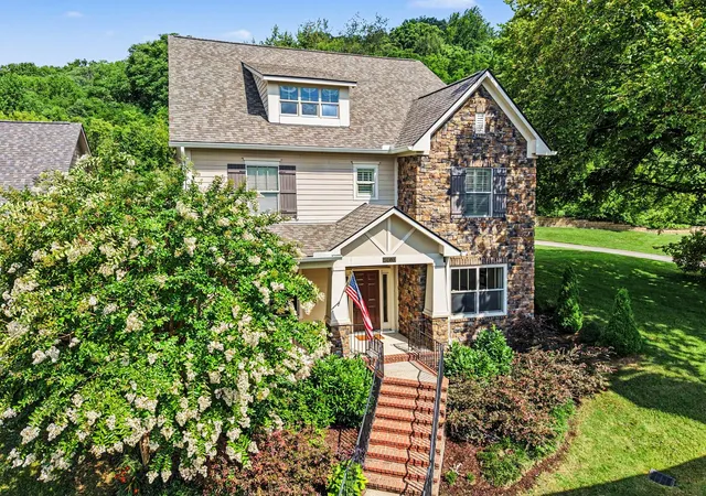 Homes for sale in Franklin, TN | 2405 Clare Park Dr, Franklin, TN 37069 | MLS# 3263387
