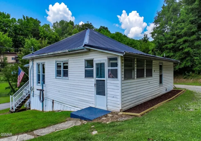 3rd image of 421429 Duncan Street, Newport, TN 37821 | MLS# 3321025
