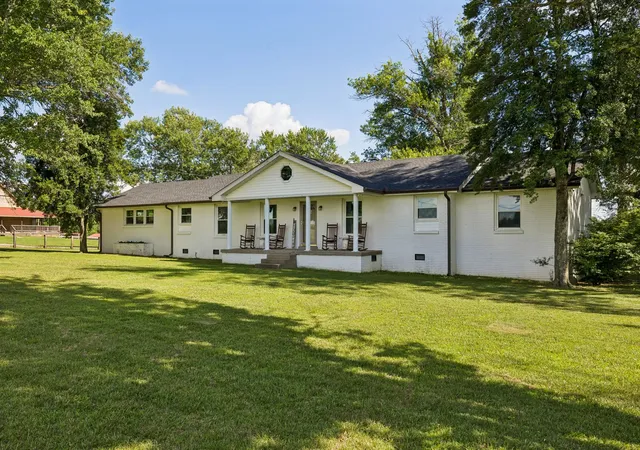 Homes for sale in Greenbrier, TN | 4579 Old Coopertown Rd, Greenbrier, TN 37073 | MLS# 3245540