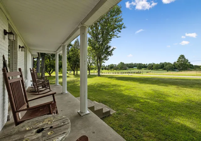 Homes for sale in Greenbrier, TN | 4579 Old Coopertown Rd, Greenbrier, TN 37073 | MLS# 3245540