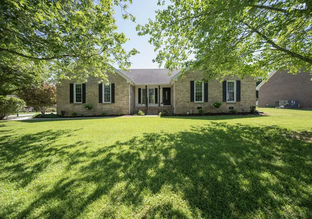 Photo 1 of Single family home for sale at 152 Greenbriar Cir, Manchester, TN 37355 | MLS# 3246393 | Listing updated on 2026-07-28