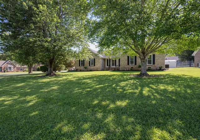 Photo 2 of Single family home for sale at 152 Greenbriar Cir, Manchester, TN 37355 | MLS# 3246393 | Listing updated on 2026-07-28