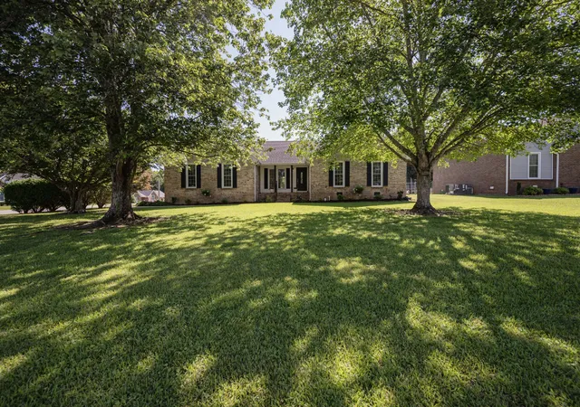 Photo 3 of Single family home for sale at 152 Greenbriar Cir, Manchester, TN 37355 | MLS# 3246393 | Listing updated on 2026-07-28