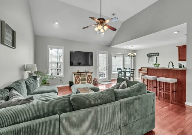 Homes for sale in Clarksville, TN | 2581 Alex Overlook Way, Clarksville, TN 37043 | MLS# 3244587