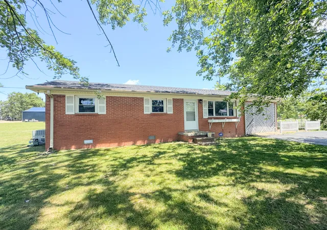 Photo 1 of Single family home for sale at 1204 Meadowlark Cir, Lafayette, TN 37083 | MLS# 3244966 | Listing updated on 2026-06-18