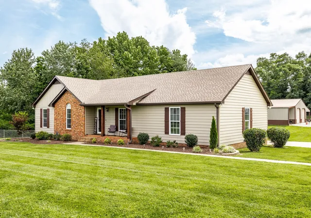 Homes for sale in Greenbrier, TN | 2205 Howell Rd, Greenbrier, TN 37073 | MLS# 3244709