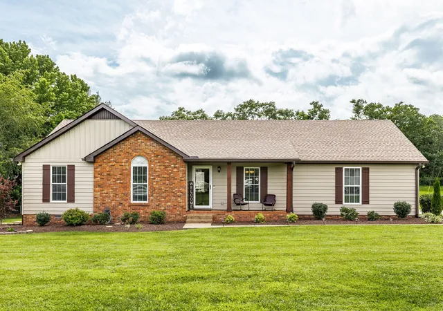Homes for sale in Greenbrier, TN | 2205 Howell Rd, Greenbrier, TN 37073 | MLS# 3244709