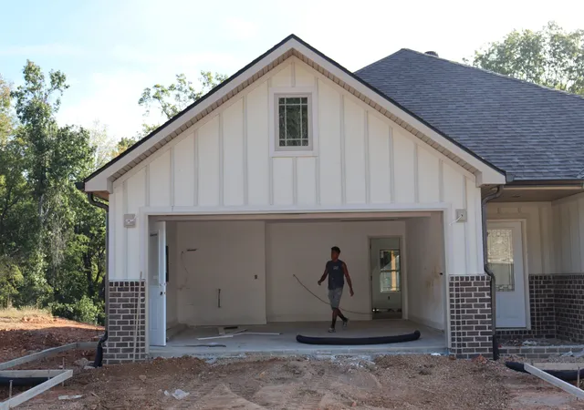 Photo 2 of Single family home for sale at 597 Willow Park Dr, Clarksville, TN 37043 | MLS# 3245109 | Listing updated on 2026-10-09