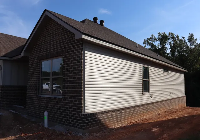 Photo 3 of Single family home for sale at 597 Willow Park Dr, Clarksville, TN 37043 | MLS# 3245109 | Listing updated on 2026-09-21