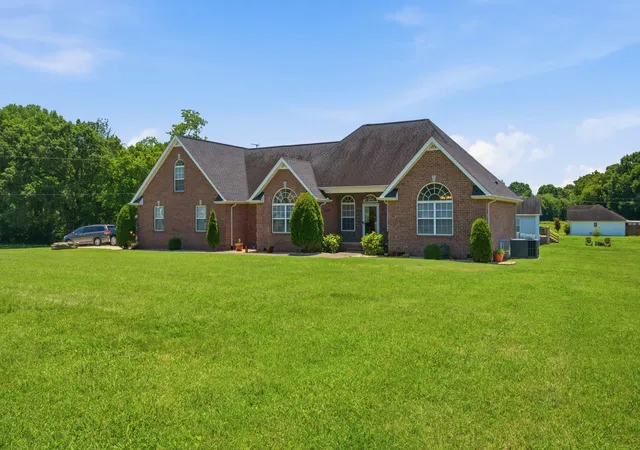 Homes for sale in Castalian Springs, TN | 465 Old 25 Loop, Castalian Springs, TN 37031 | MLS# 3246579