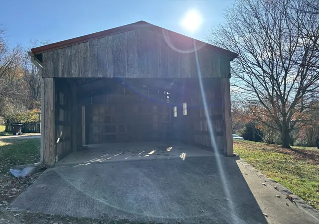 5th image of 3771 Jimmy Gray Robinson Rd, Williamsport, TN 38487 | MLS# 3309178