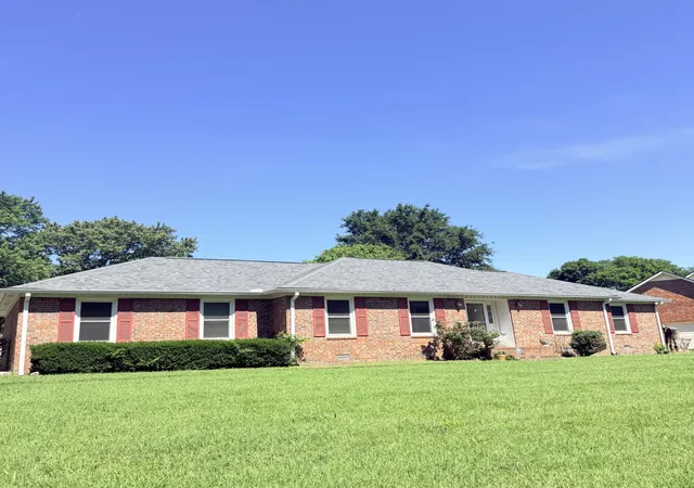 Photo 1 of Single family home for sale at 2318 Riverstone Dr, Murfreesboro, TN 37128 | MLS# 3244702 | Listing updated on 2026-09-29