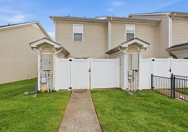 Homes for sale in Antioch, TN | 1515 Sprucedale Dr, Antioch, TN 37013 | MLS# 3245375