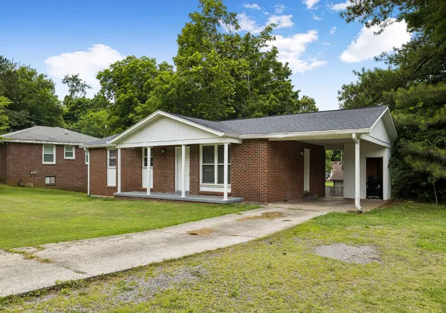 2nd image of 464 E Thompkins Ln, Clarksville, TN 37043 | MLS# 3251379