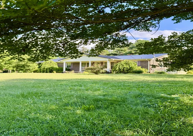 Homes for sale in Summertown, TN | 301 W College St, Summertown, TN 38483 | MLS# 3244797