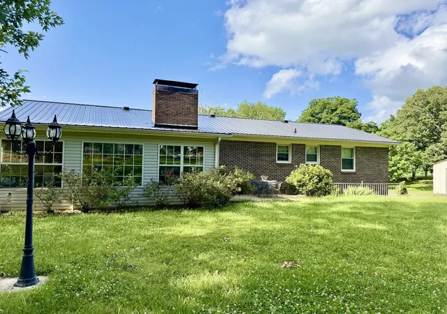 Homes for sale in Summertown, TN | 301 W College St, Summertown, TN 38483 | MLS# 3244797